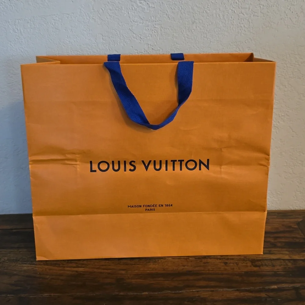 LOUIS VUITTON BAG
